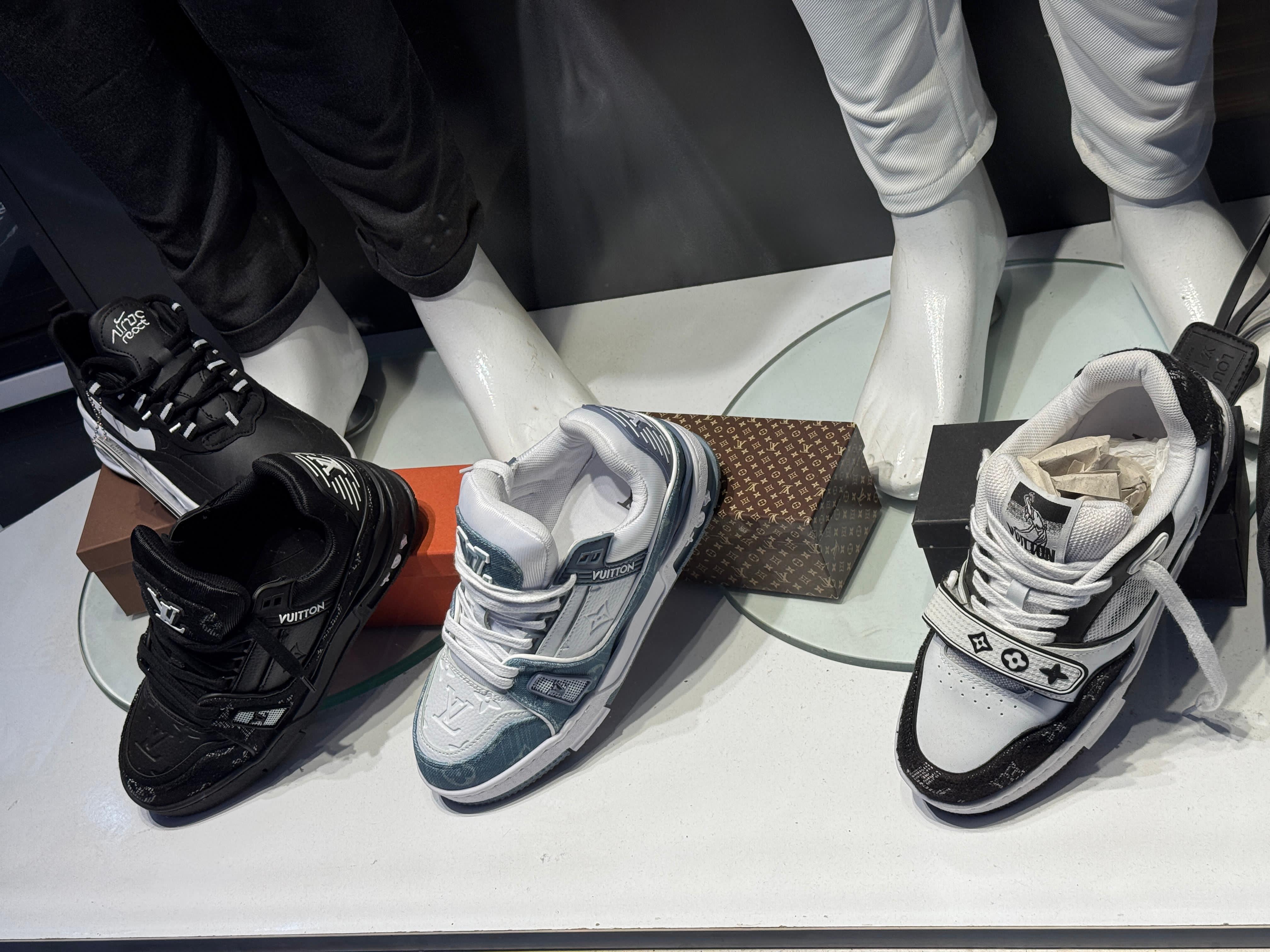 FENOMEN SPOR GİYİM 