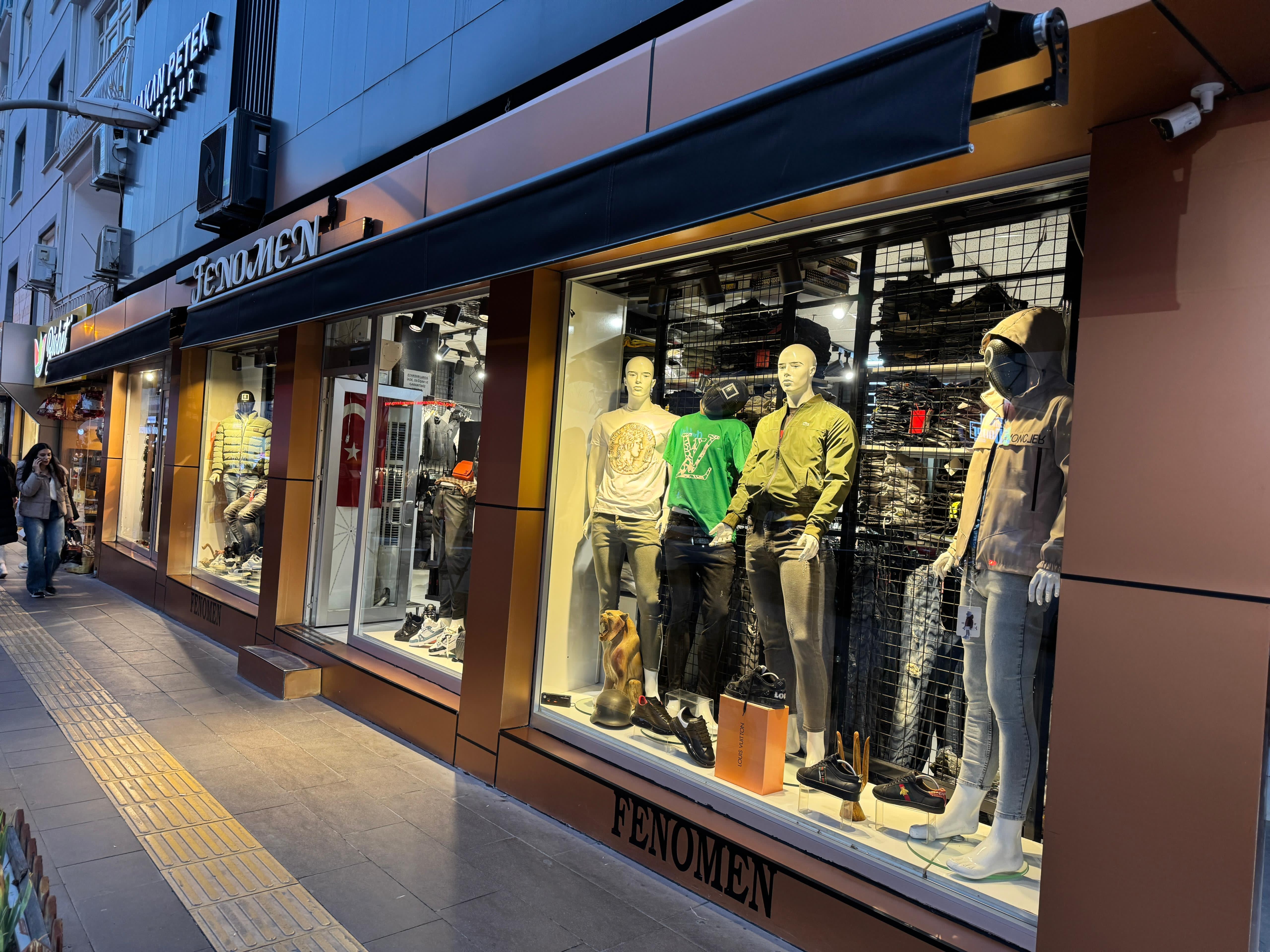 FENOMEN SPOR GİYİM 