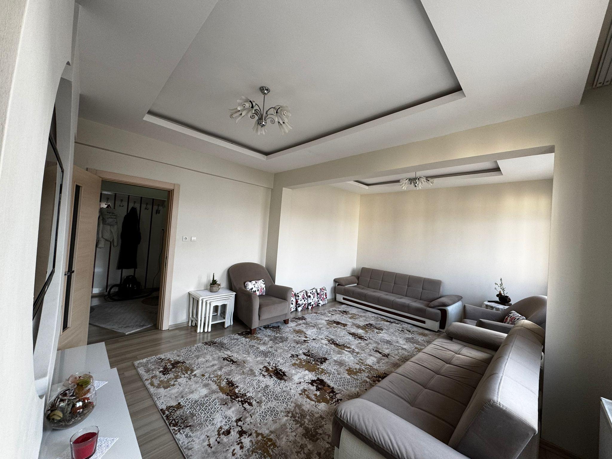 GEVHERHATUN MAHALLESİNDE SATILIK 2+1 DAİRE 